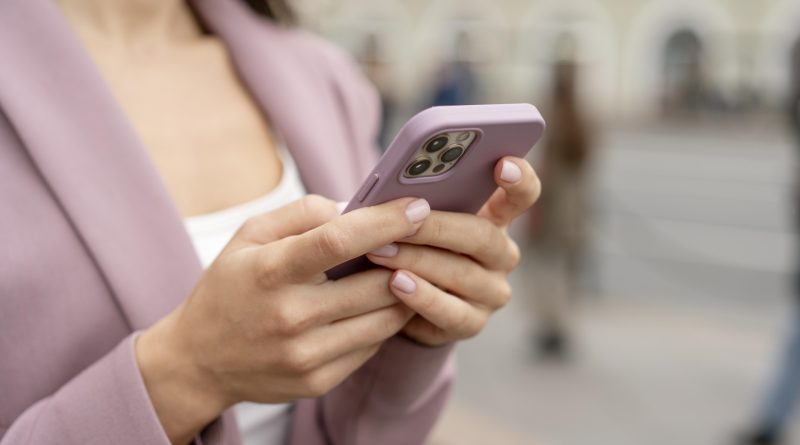 Le téléphone reconditionné, le choix malin des étudiants en 2026 ?